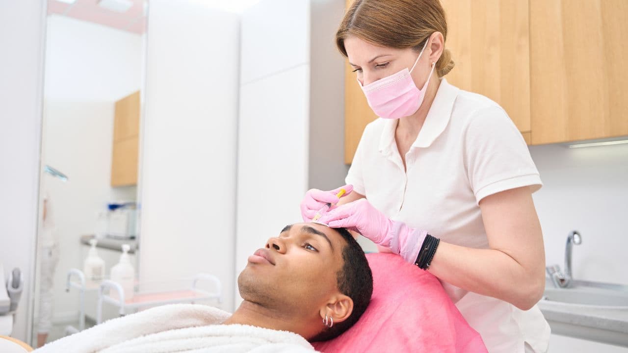 imagem sobre O que faz esteticista e por que essa profissão é tão essencial?